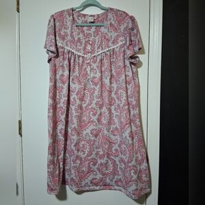 Secret Treasures Pink and White Paisley Nightgown Size 2X